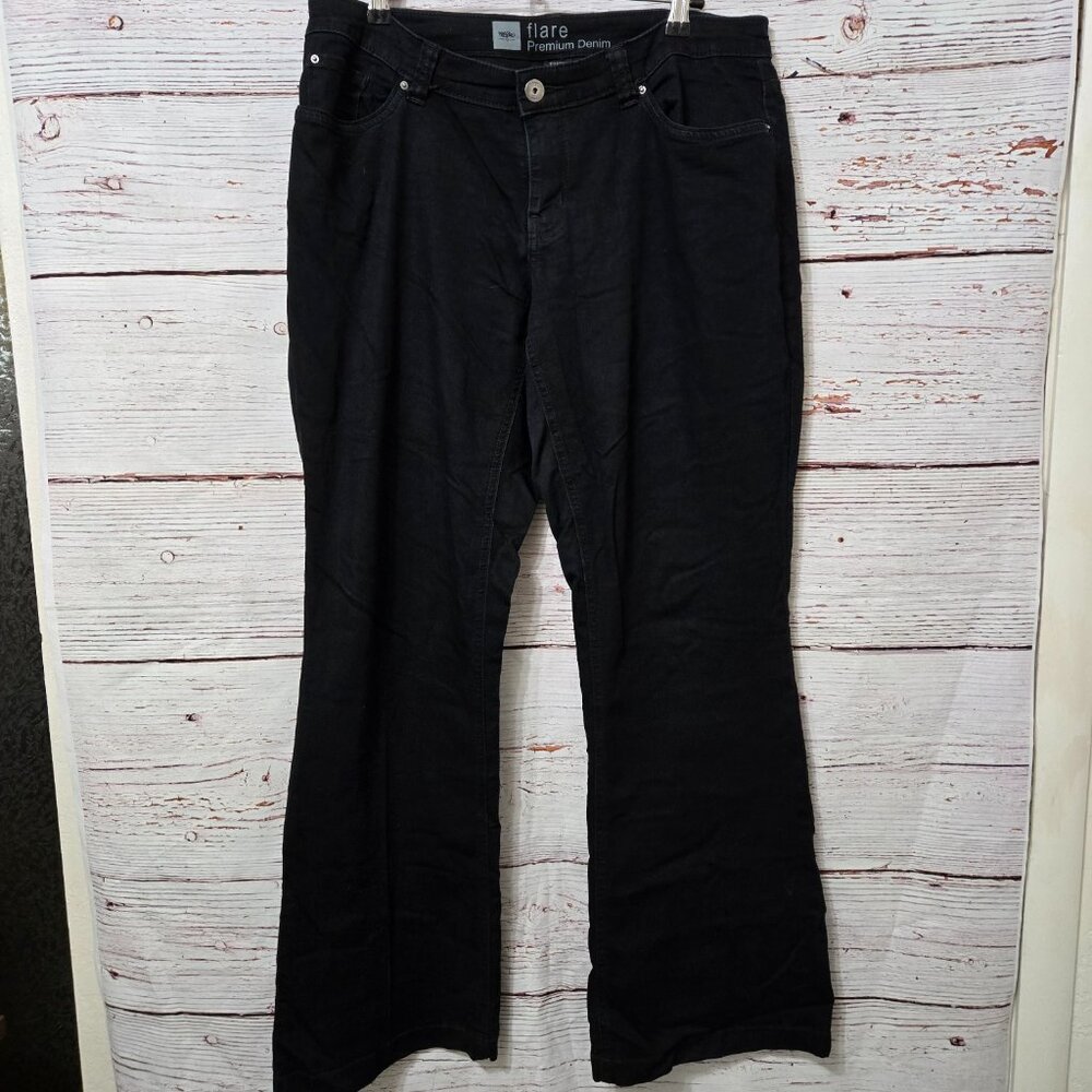 #233 Pre-Loved Mossimo Black Flare Jeans